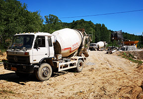 山西修鄉村公路還是用6方攪拌車合適